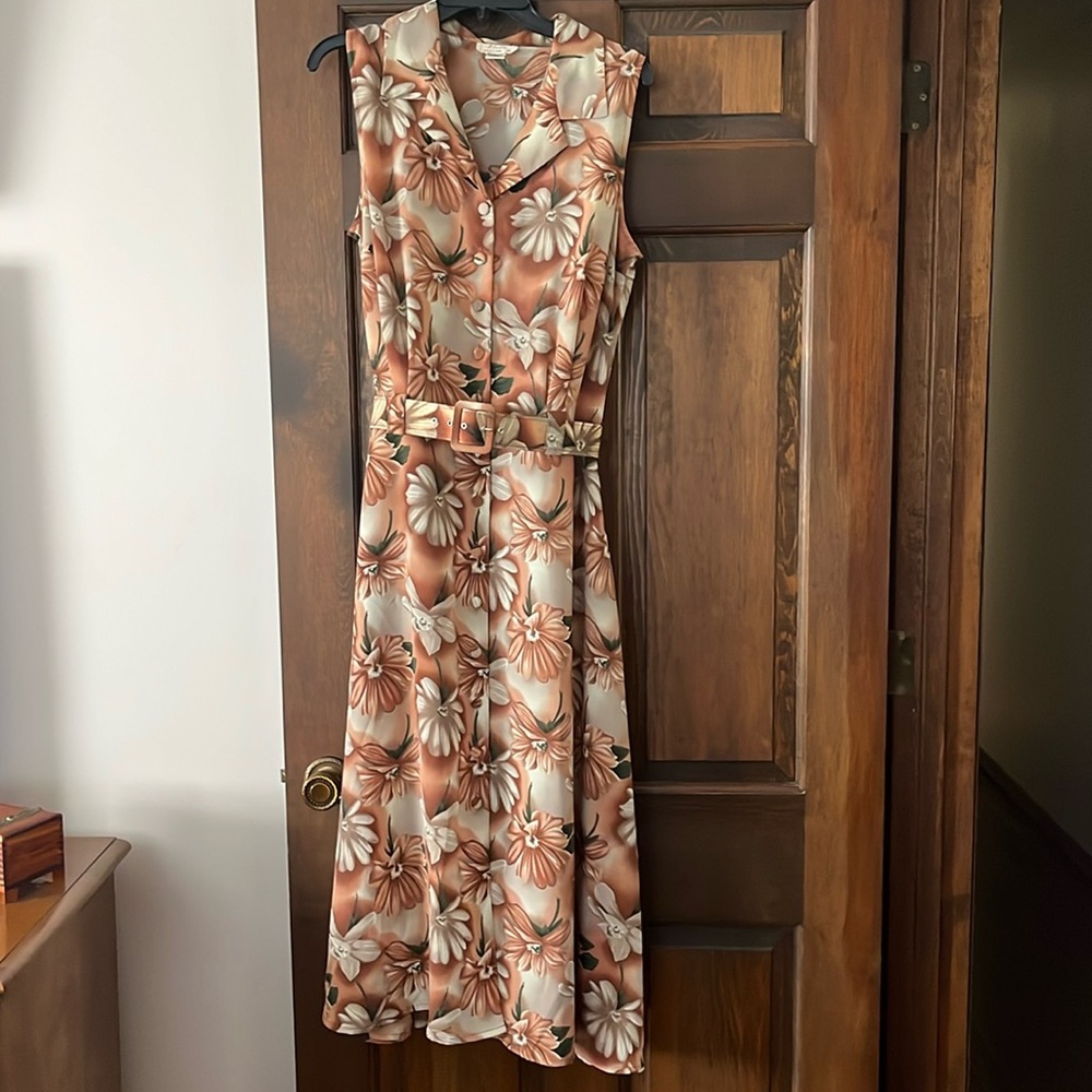 Women’s Size M Floral Dress with Belt